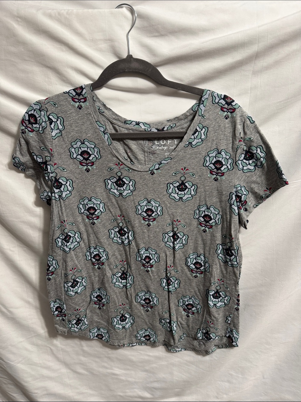 LOFT Gray Floral Short Sleeve Tee